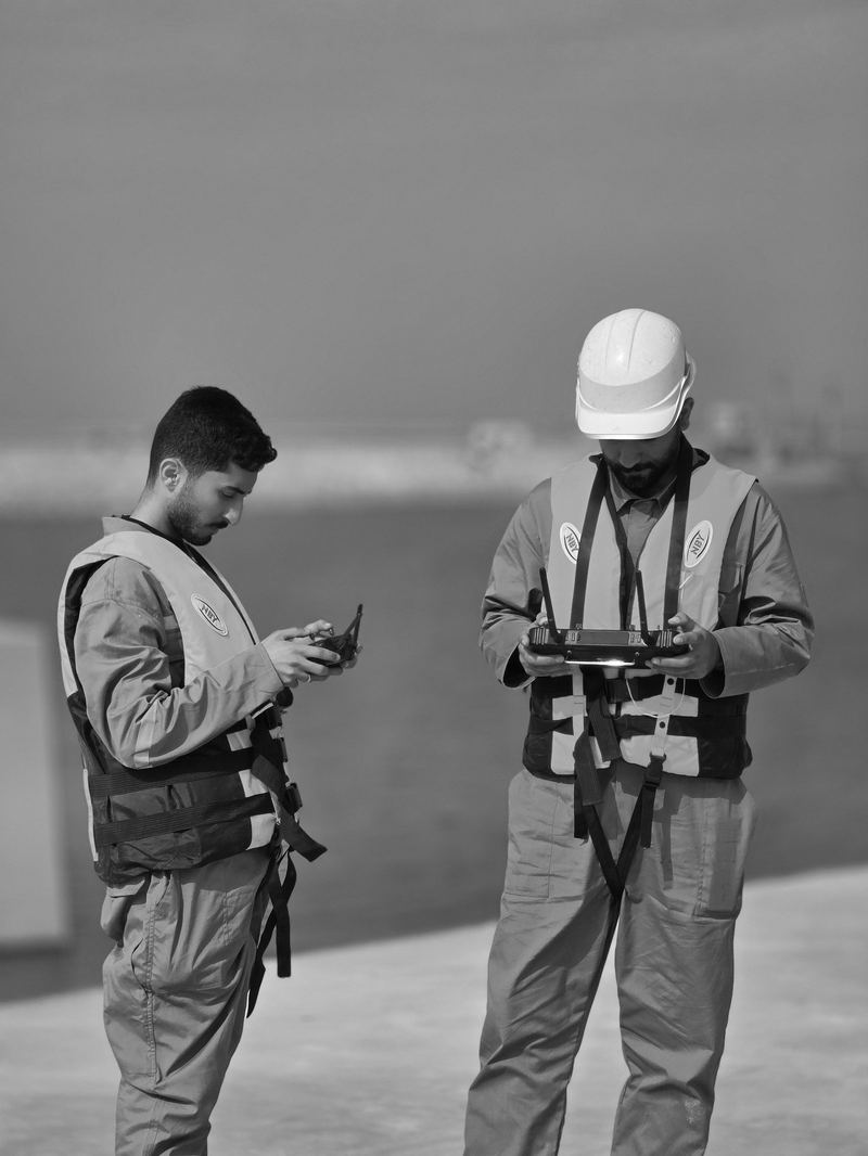 مشغّلو القارب المسيّر الهيدروغرافي